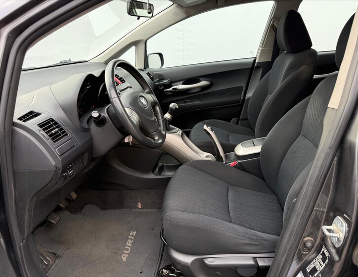 Toyota Auris Hatchback 1,6 l 91 kw