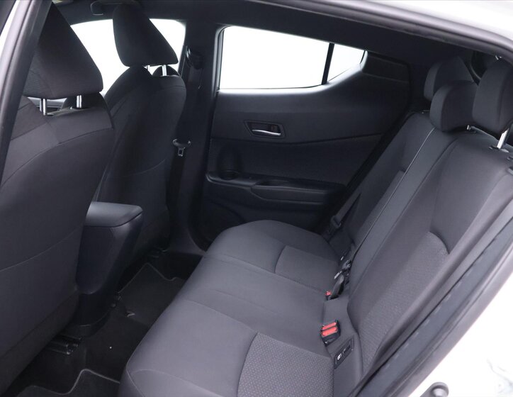 Toyota C-HR SUV / Terénní 1,2 l 85 kw