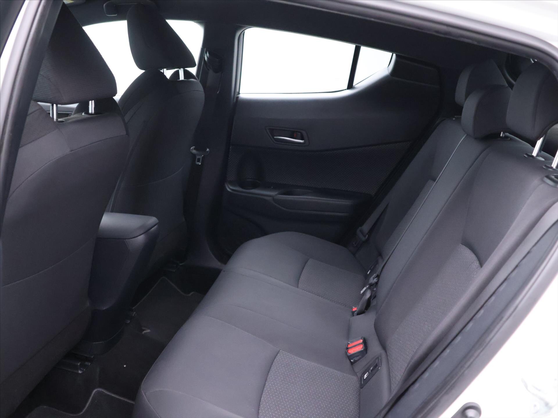 Toyota C-HR SUV / Terénní 1,2 l 85 kw