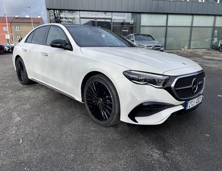 Mercedes-Benz Třídy E 8