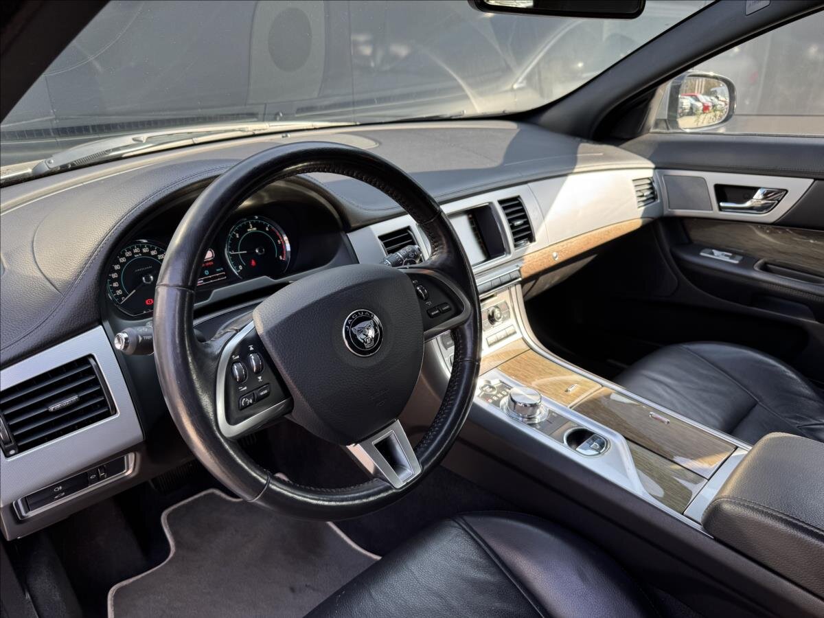 Jaguar XF Kombi 2,2 l 120 kw