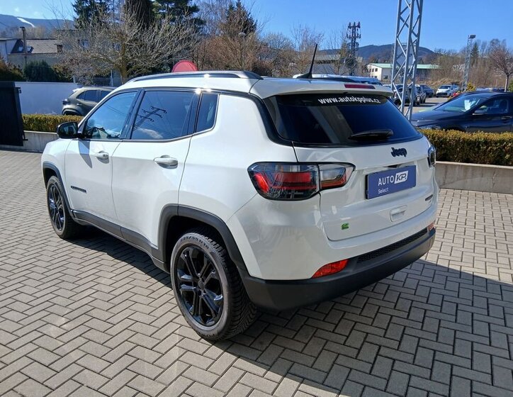 Jeep Compass SUV / Terénní 1,5 l 96 kw