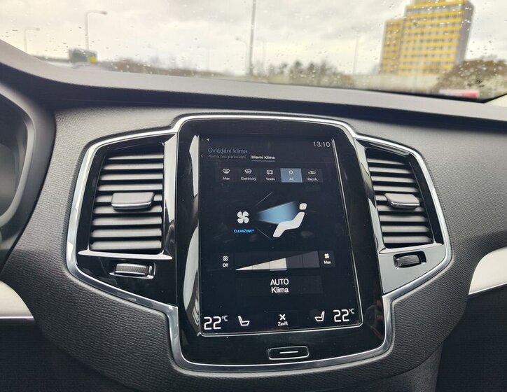 Volvo XC90 SUV / Terénní 2,0 l 235 kw