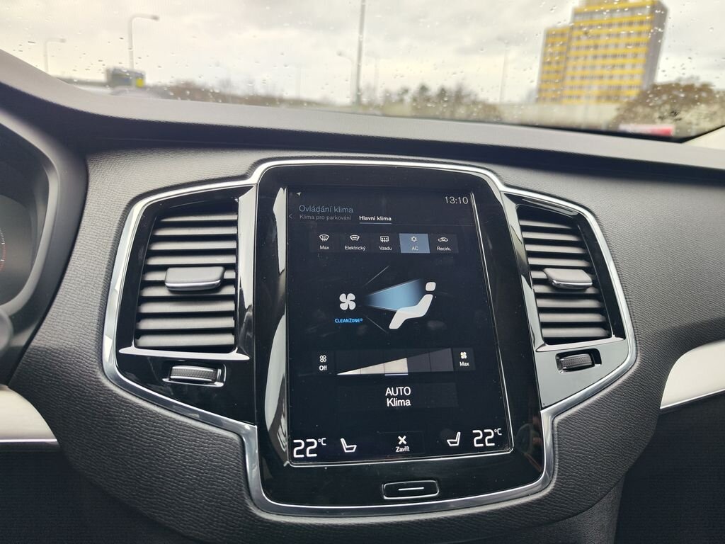 Volvo XC90 SUV / Terénní 2,0 l 235 kw