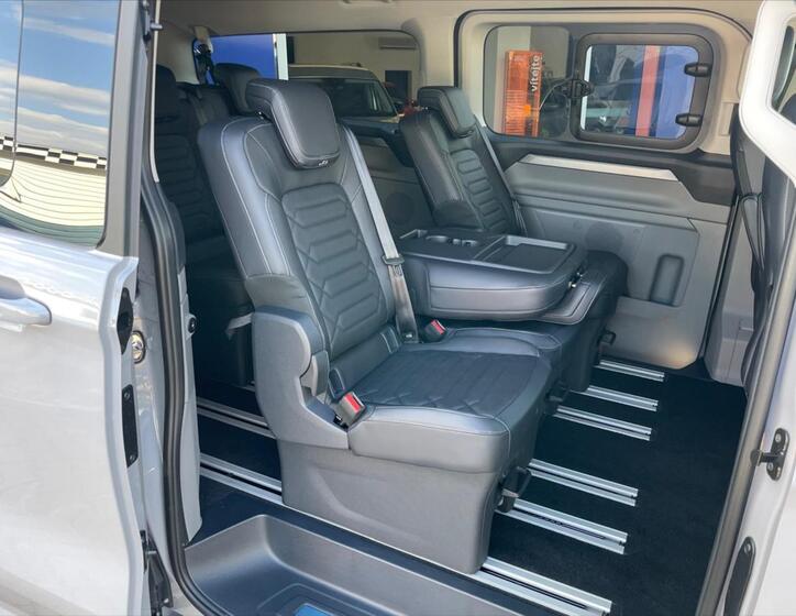 Ford Tourneo Custom Kombi 2,0 l 125 kw
