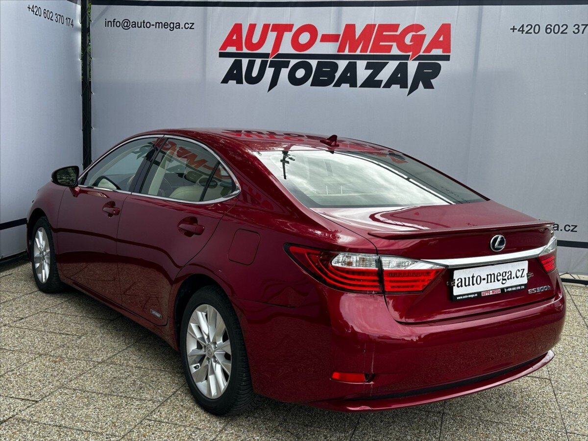 Lexus ES 300h Sedan / Limuzína 3,0 l 116 kw