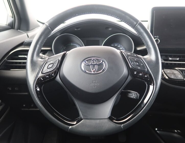 Toyota C-HR SUV / Terénní 1,8 l 72 kw