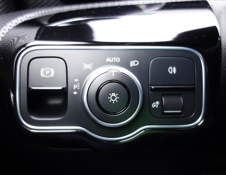 Mercedes-Benz CLA 28