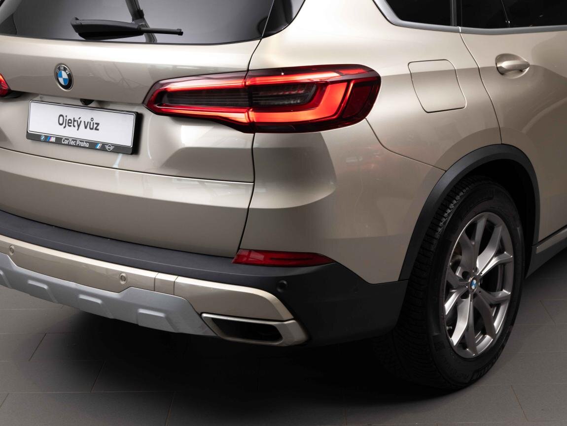 BMW X5 SUV 3,0 l 250 kw