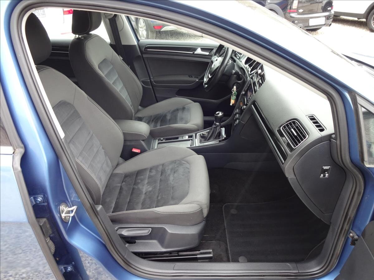 Volkswagen Golf Kombi 1,6 l 77 kw