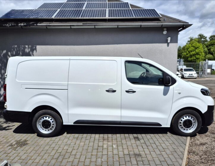 Toyota ProAce 8