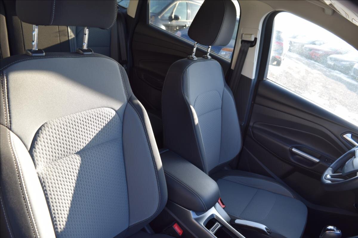 Ford Kuga SUV 1,5 l 88 kw