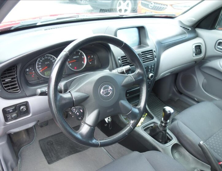 Nissan Almera 15