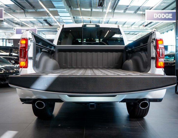 Dodge RAM Pick-up 5,7 l 291 kw