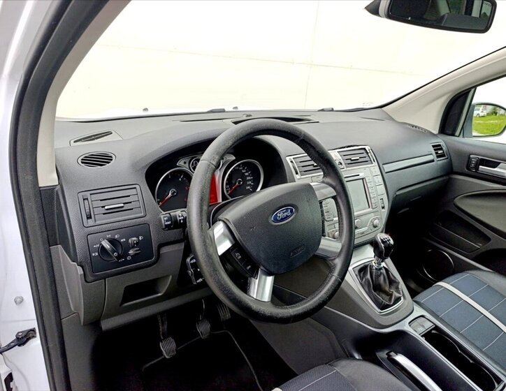 Ford Kuga SUV 2,0 l 120 kw