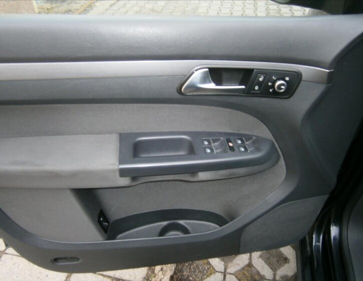 Volkswagen Touran 10