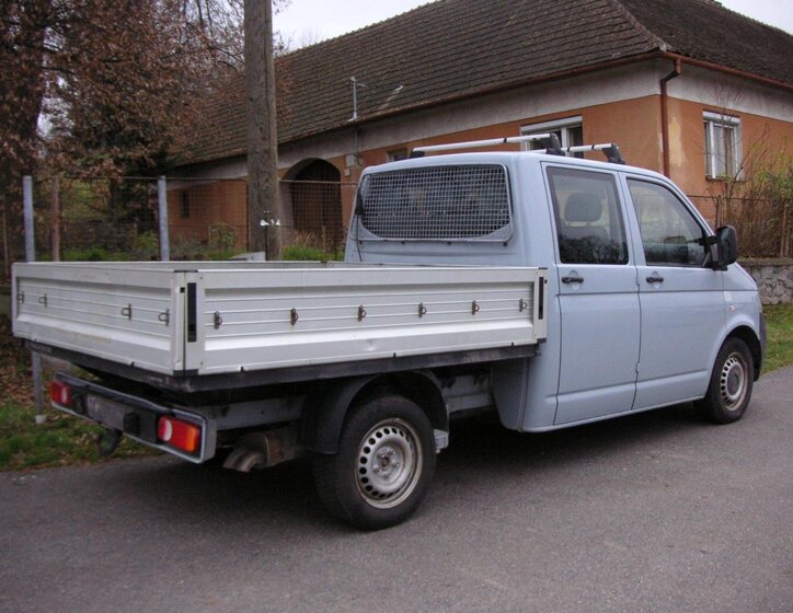 Volkswagen Transporter Valník 2,5 l 96 kw