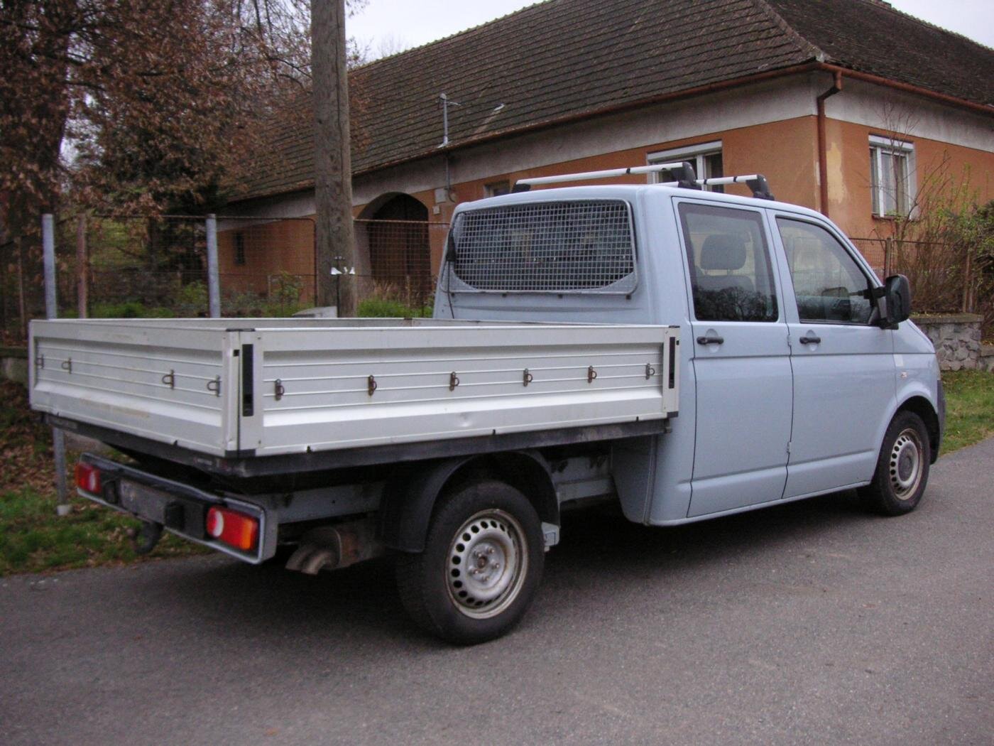 Volkswagen Transporter Valník 2,5 l 96 kw