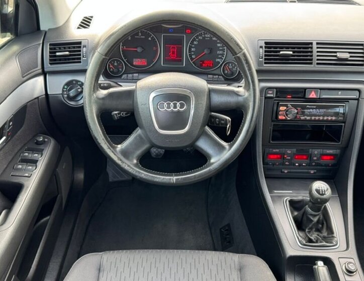 Audi A4 Kombi 2,0 l 103 kw