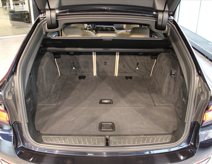 BMW Řada 5 Kombi 3,0 l 210 kw