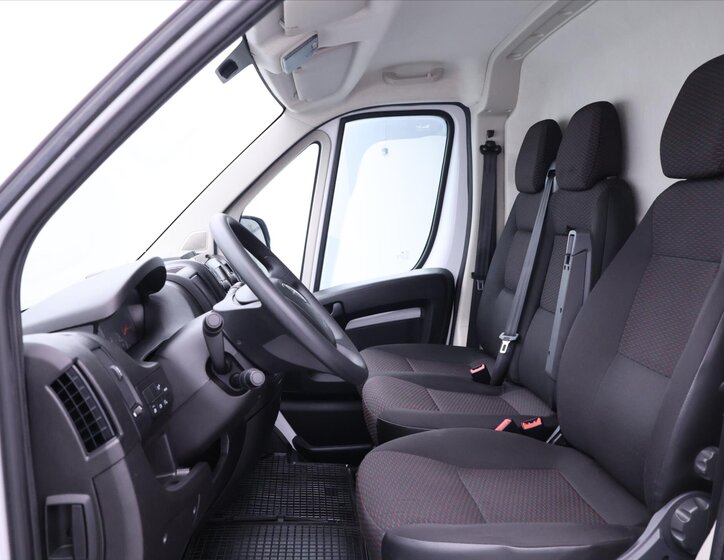 Opel Movano Skříň 2,2 l 88 kw