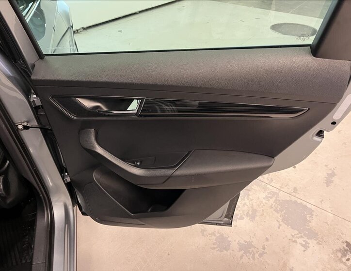 Škoda Karoq SUV 1,5 l 110 kw