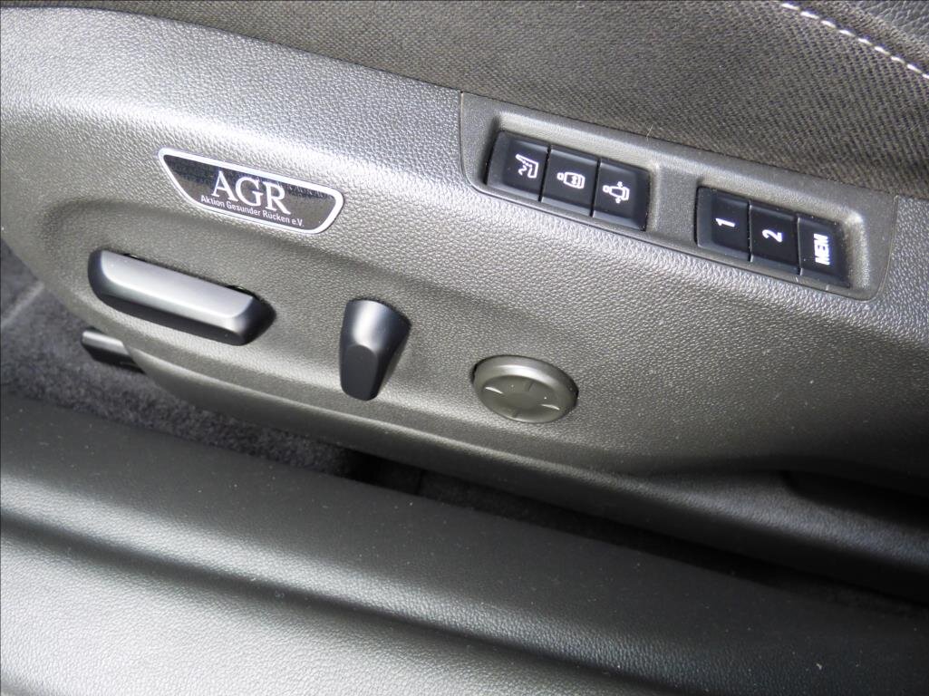 Opel Insignia Kombi 2,0 l 154 kw