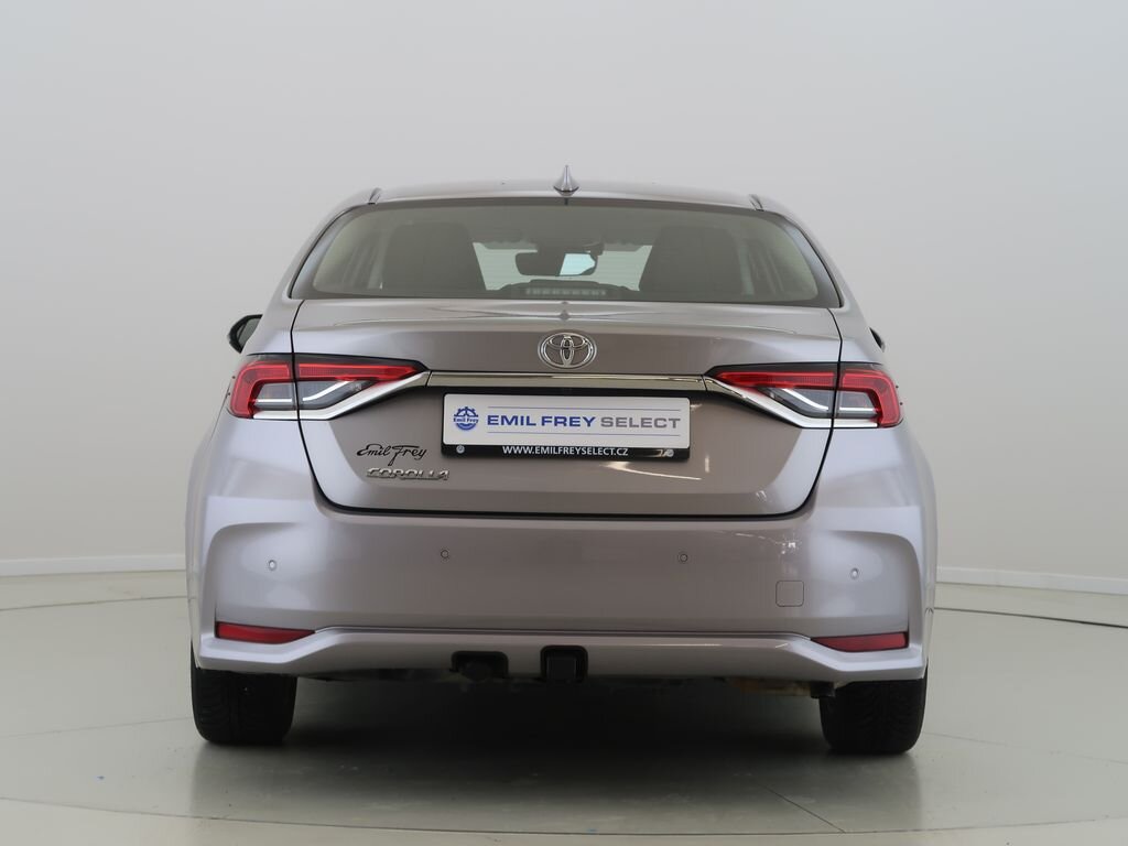 Toyota Corolla Sedan / Limuzína 1,5 l 92 kw