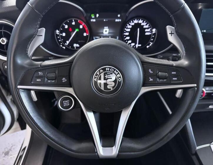 Alfa Romeo Stelvio 16