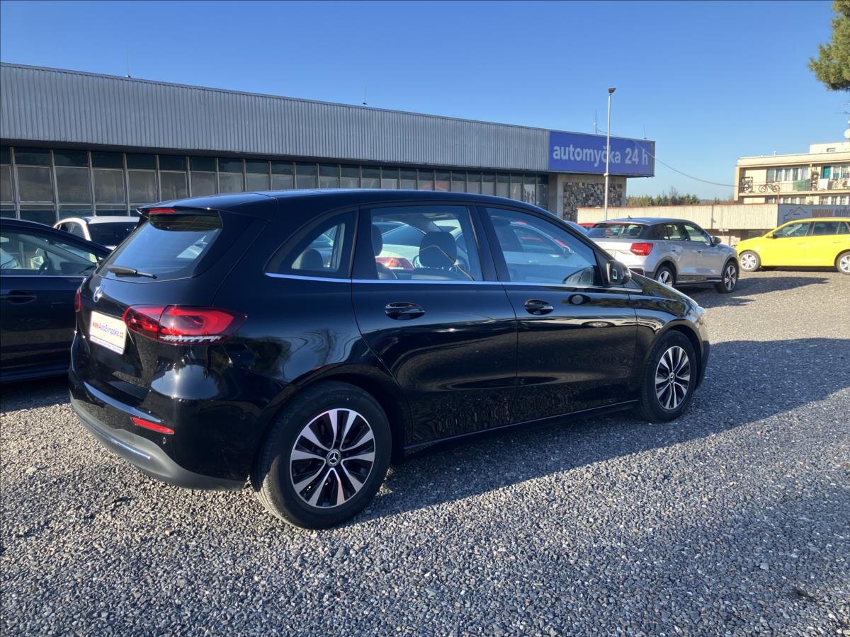 Mercedes-Benz Třídy B Hatchback 1,3 l 100 kw