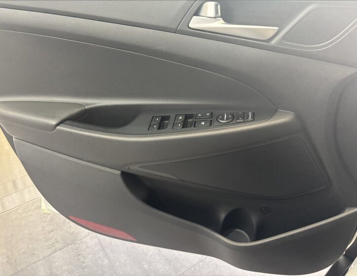 Hyundai Tucson SUV 2,0 l 100 kw