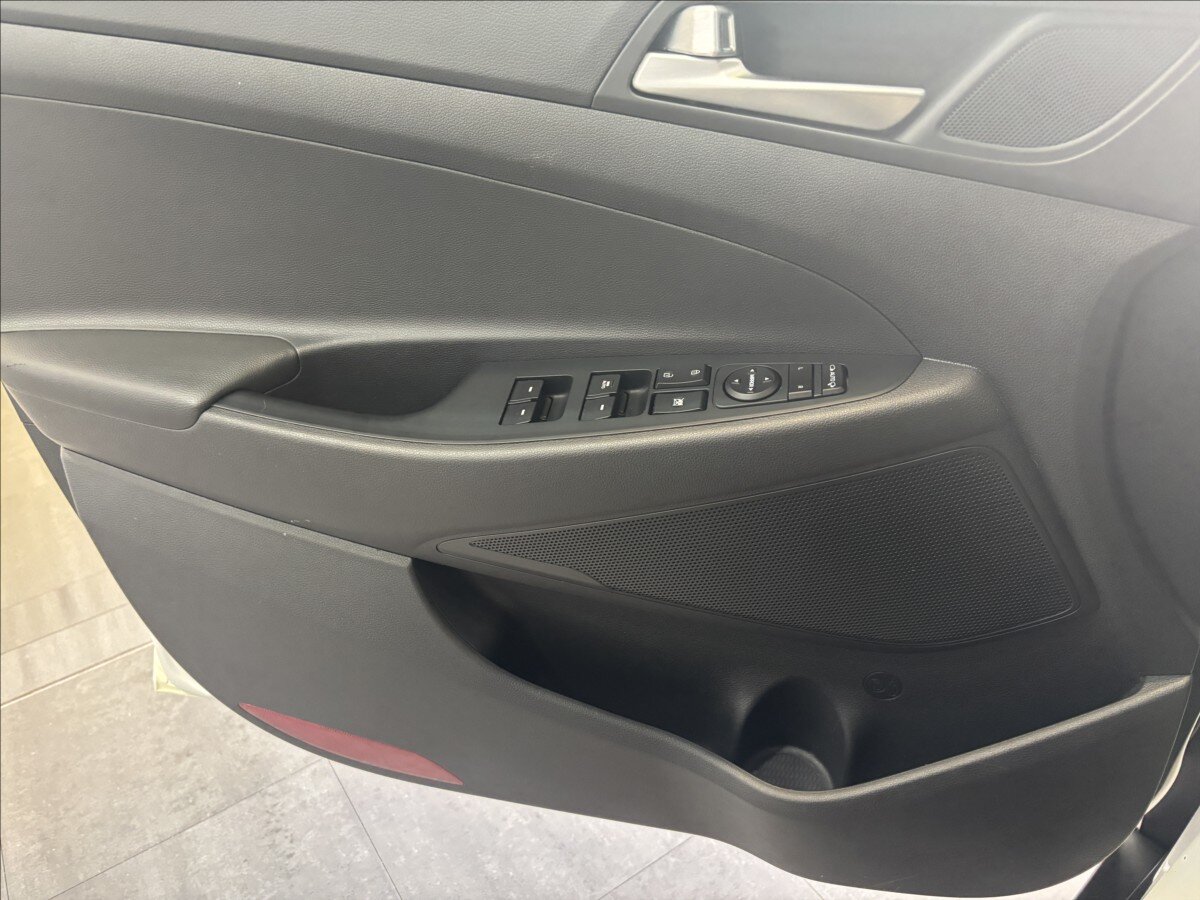 Hyundai Tucson SUV 2,0 l 100 kw