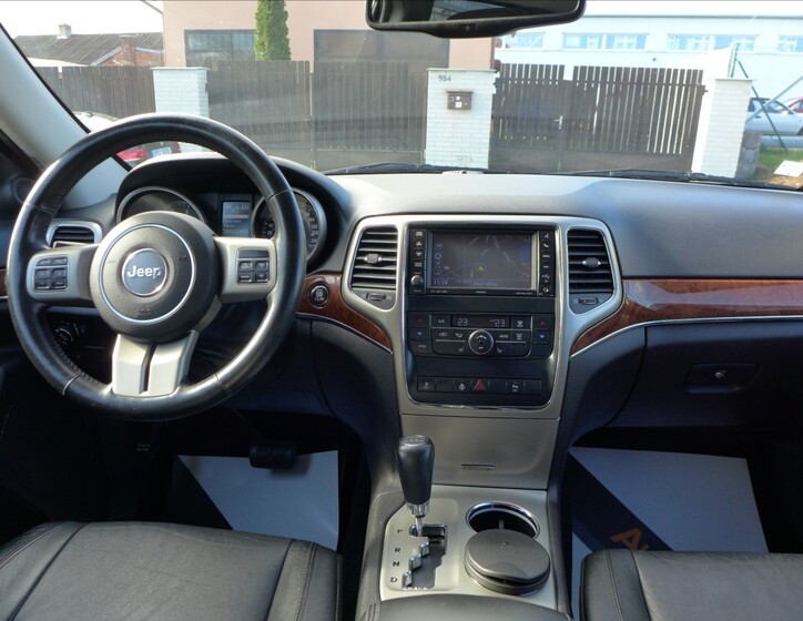 Jeep Grand Cherokee 38
