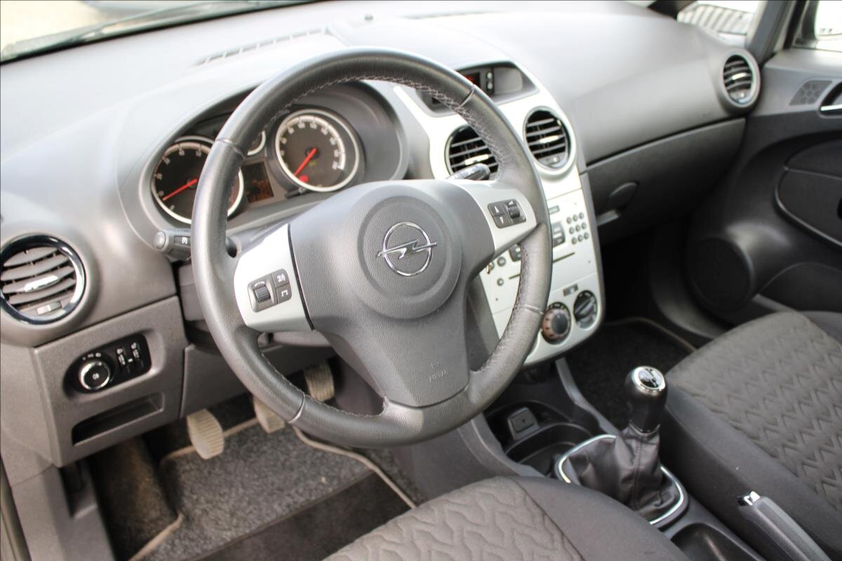 Opel Corsa Hatchback 1,4 l 64 kw