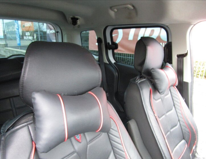 Ford Tourneo Courier 18