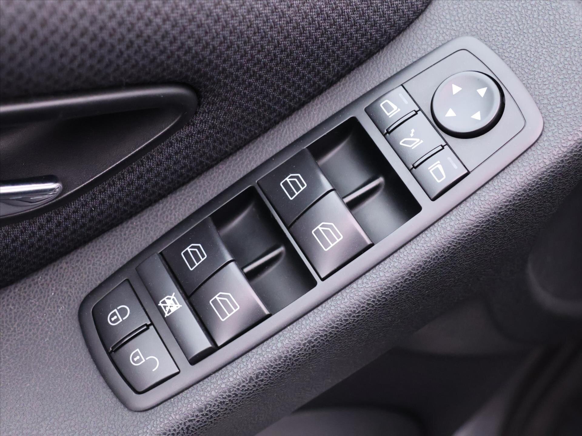 Mercedes-Benz Třídy B Hatchback 2,0 l 80 kw