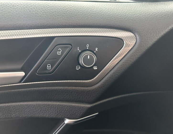 Volkswagen Golf Kombi 1,6 l 85 kw