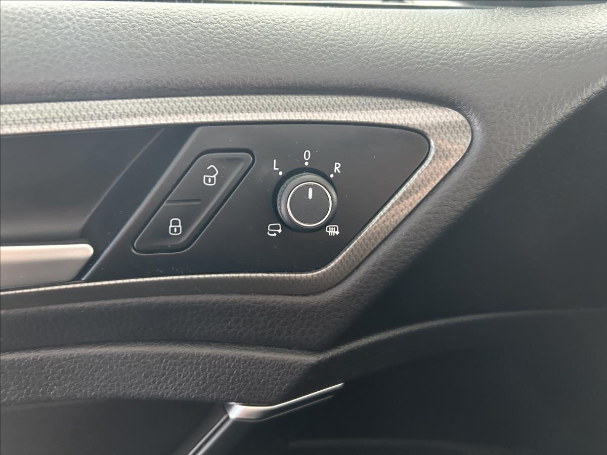 Volkswagen Golf Kombi 1,6 l 85 kw