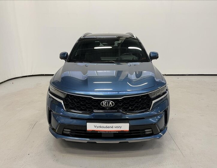 KIA Sorento 4