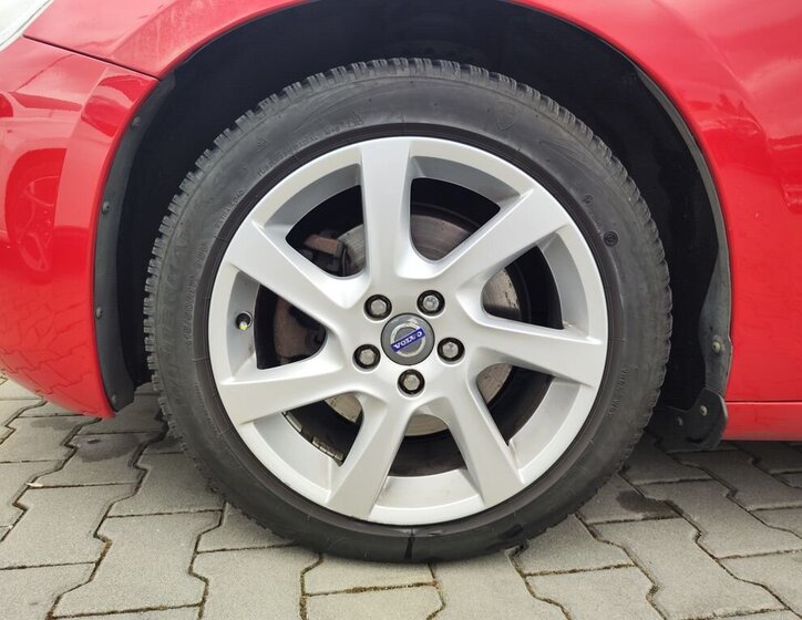 Volvo V60 Kombi 2,0 l 120 kw