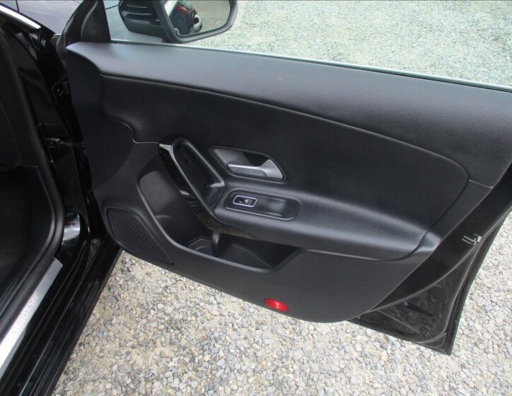 Mercedes-Benz CLA Kombi 1,5 l 85 kw