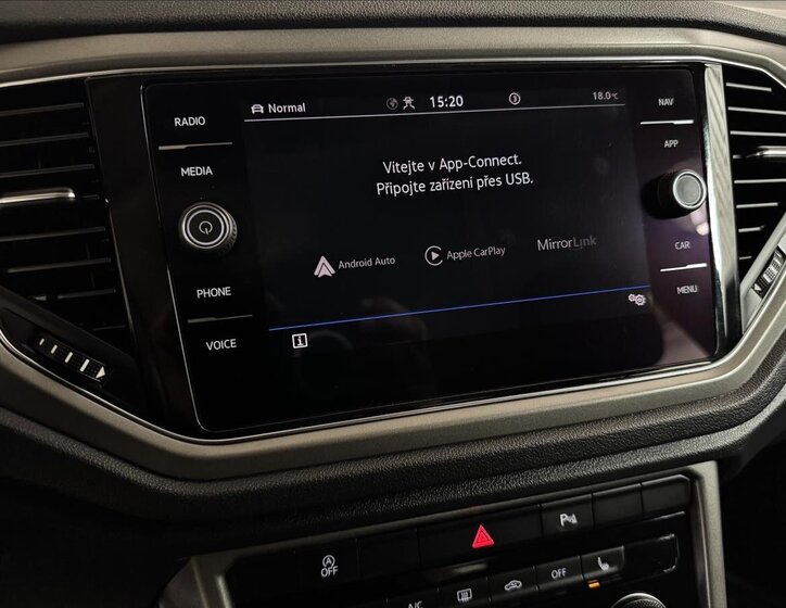 Volkswagen T-Roc SUV / Terénní 2,0 l 140 kw