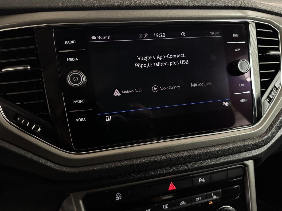 Volkswagen T-Roc SUV / Terénní 2,0 l 140 kw