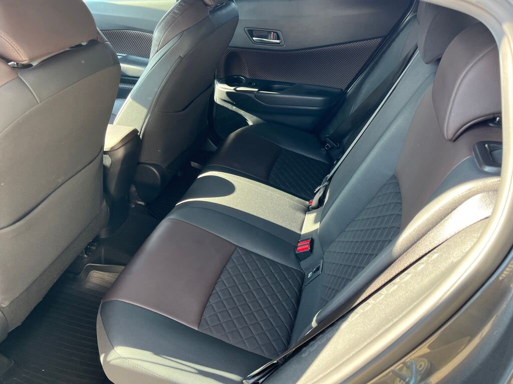 Toyota C-HR SUV / Terénní 1,8 l 72 kw