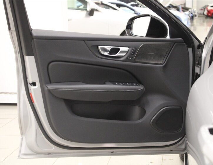 Volvo S60 Sedan / Limuzína 2,0 l 335 kw