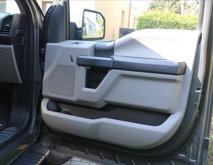 Ford F-150 Pick-up 5,0 l 287 kw