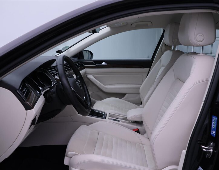 Volkswagen Passat Kombi 1,4 l 110 kw