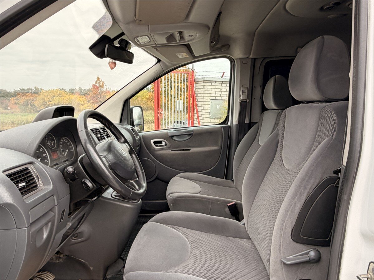 Peugeot Expert Tepee MPV 2,0 l 120 kw