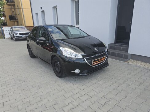 Peugeot 208 Hatchback 1,2 l 60 kw