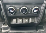 Land Rover Defender 21